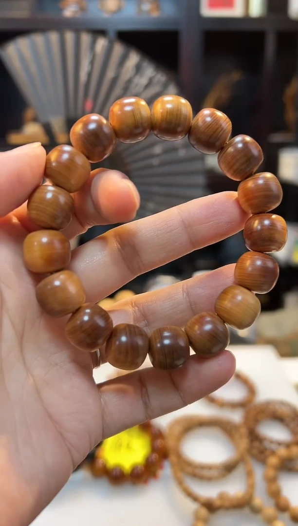 崖柏1.3*1.4黑油精品老型单圈太行无礼盒