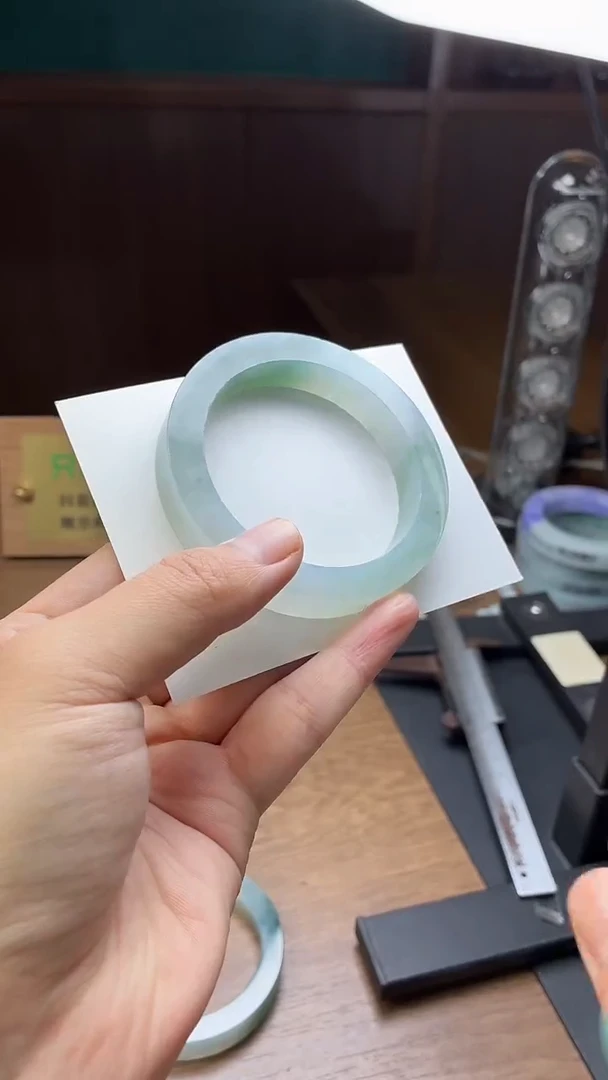 未镶嵌手镯定制翡翠@*定制