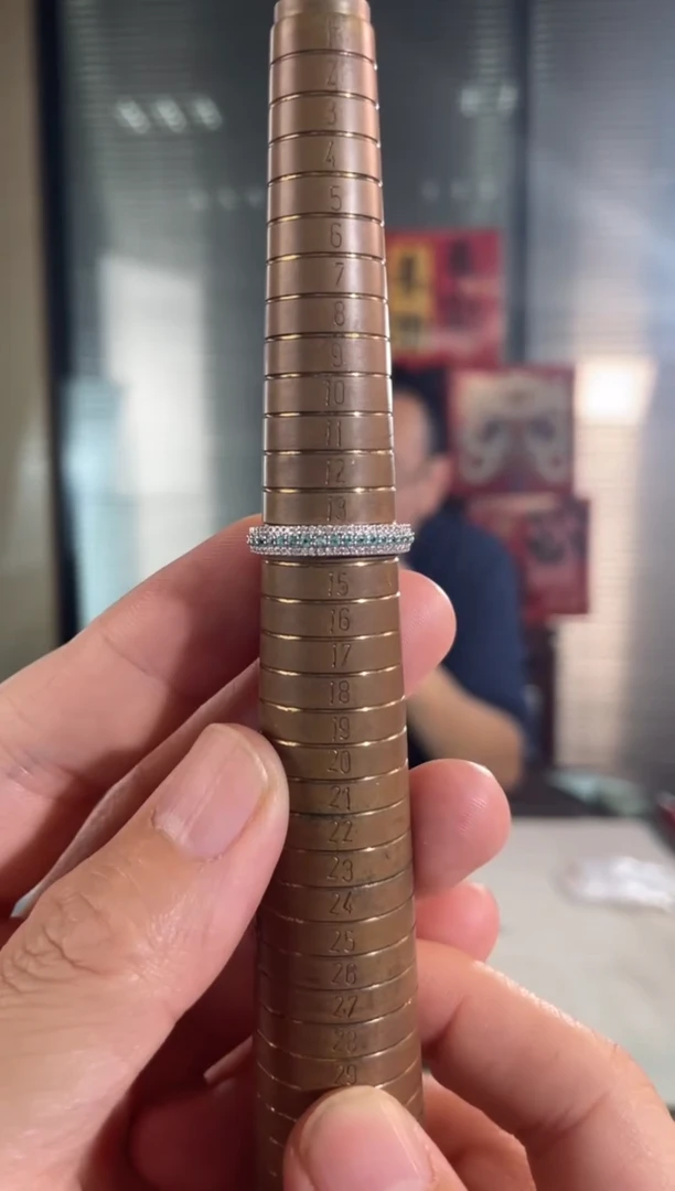 【闪购商品】帕拉依巴碧玺戒指18K金镶嵌帕拉伊巴戒指