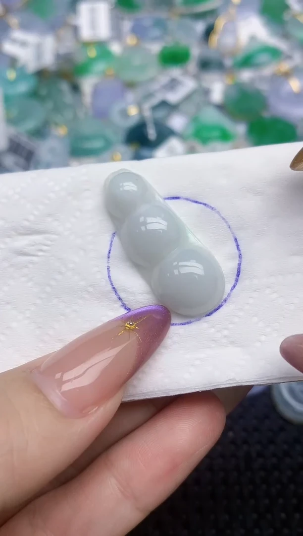 翡翠未镶嵌颈饰   天然翡翠A货  百元以上9米证书费自理