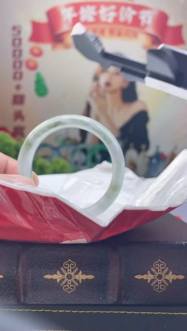 【闪购商品】翡翠手镯未镶嵌手镯19