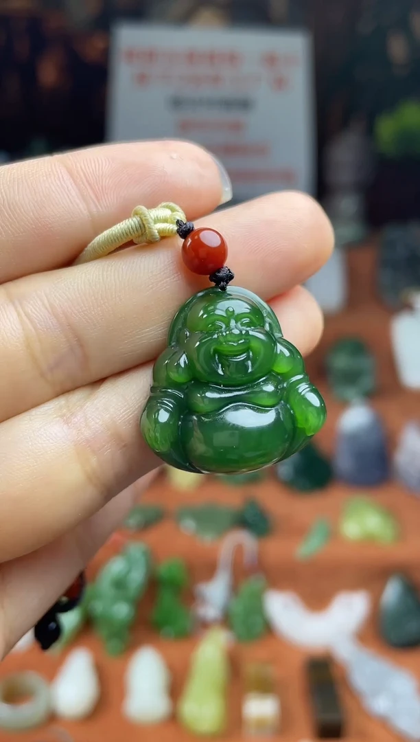 颈饰未镶嵌和田玉俄料碧玉辣绿佛公带证书