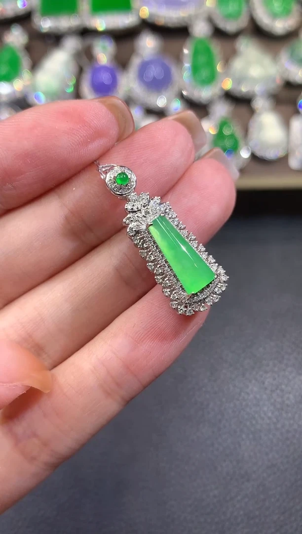 吊坠(不含链)18K金镶嵌翡翠c52