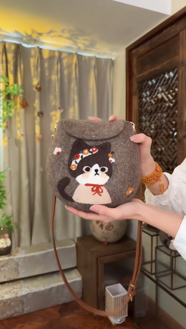 羊毛非遗纯手工包  蛋蛋包花环猫咪