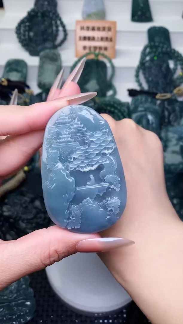 颈饰未镶嵌翡翠