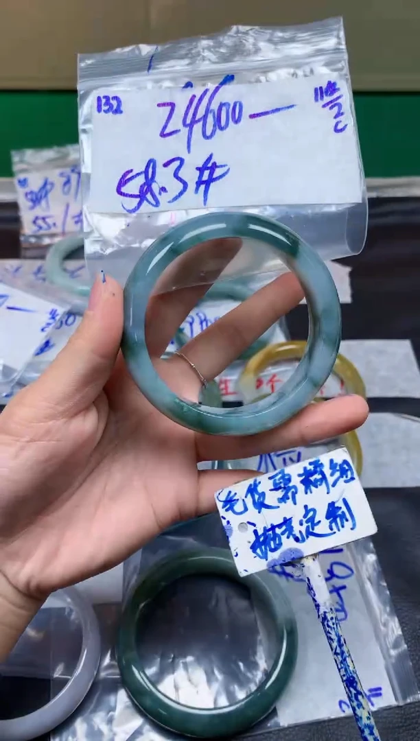 【闪购商品】定制翡翠未镶嵌132毛货需精细抛光手镯多样性拍一发一
