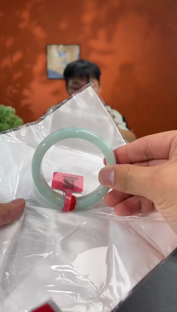 未镶嵌手镯翡翠翡翠手镯