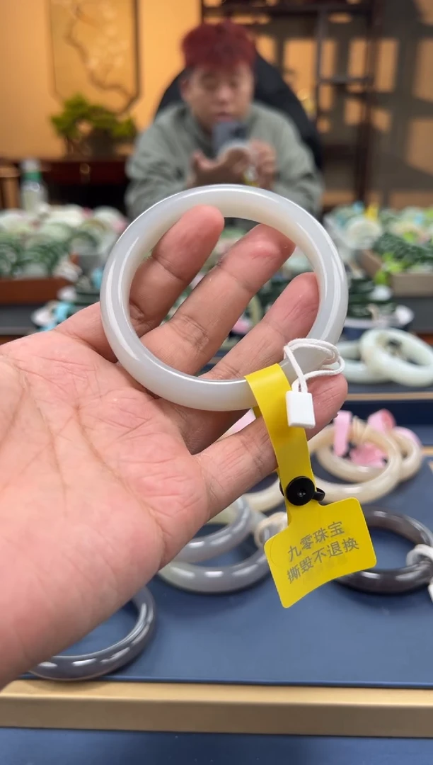 【闪购商品】和田玉手镯未镶嵌烟紫手镯A0045-62