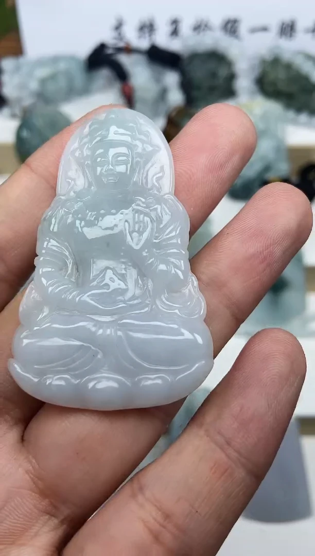 翡翠未镶嵌颈饰度母观音