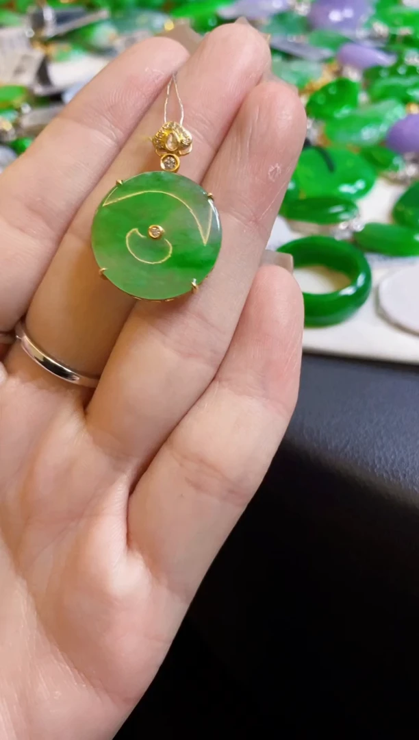 【闪购商品】定制翡翠18K金镶嵌扣