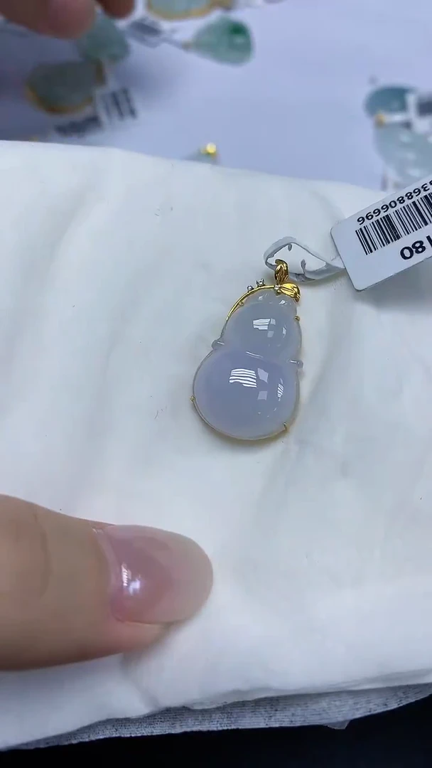 翡翠18K金镶嵌颈饰天然缅甸翡翠A货