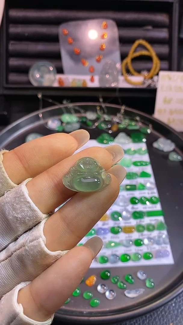 翡翠挂件未镶嵌佛公