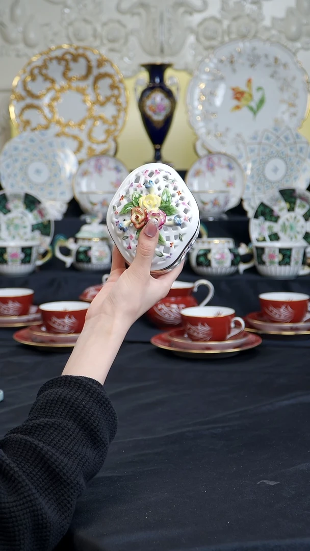 骨瓷婷婷中古器物如图所示60