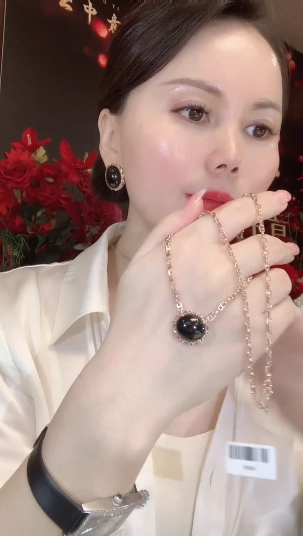 套链18K金镶嵌翡翠D107