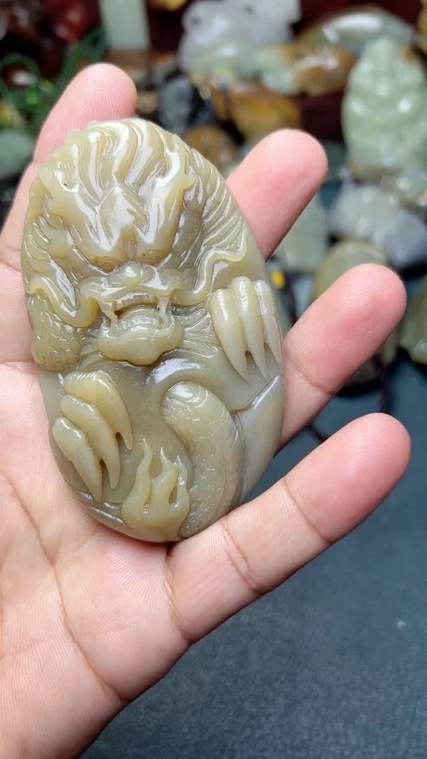 和田玉未镶嵌把件-