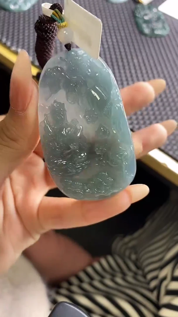 颈饰未镶嵌翡翠