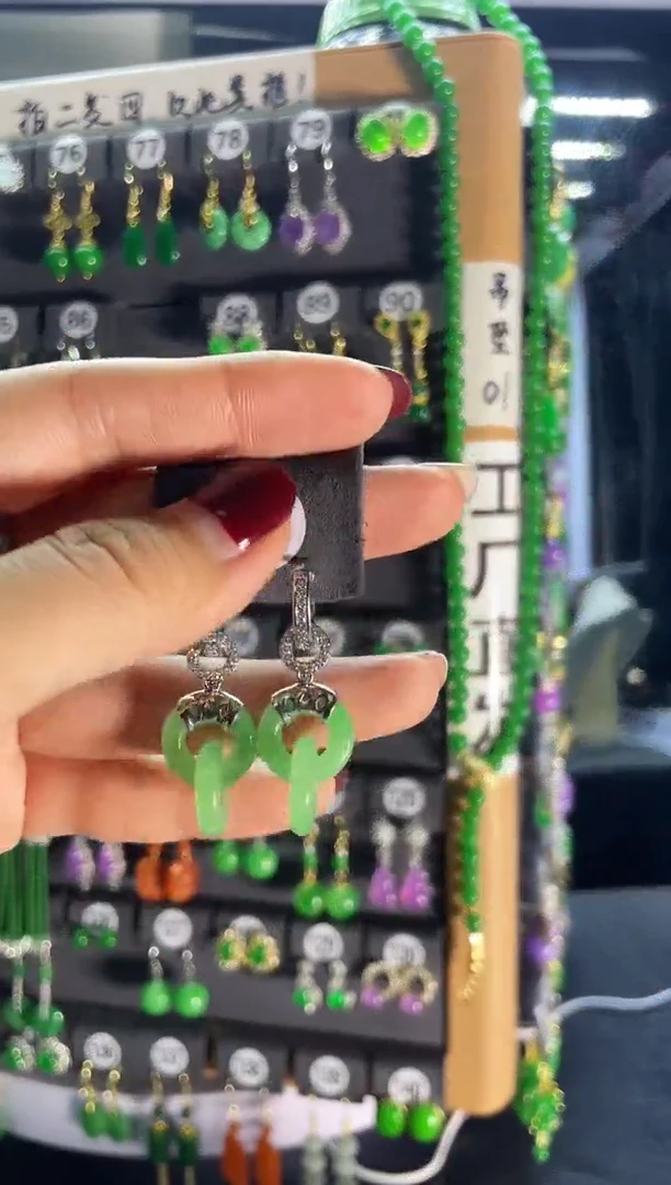 【闪购商品】翡翠耳饰银S925镶嵌87...