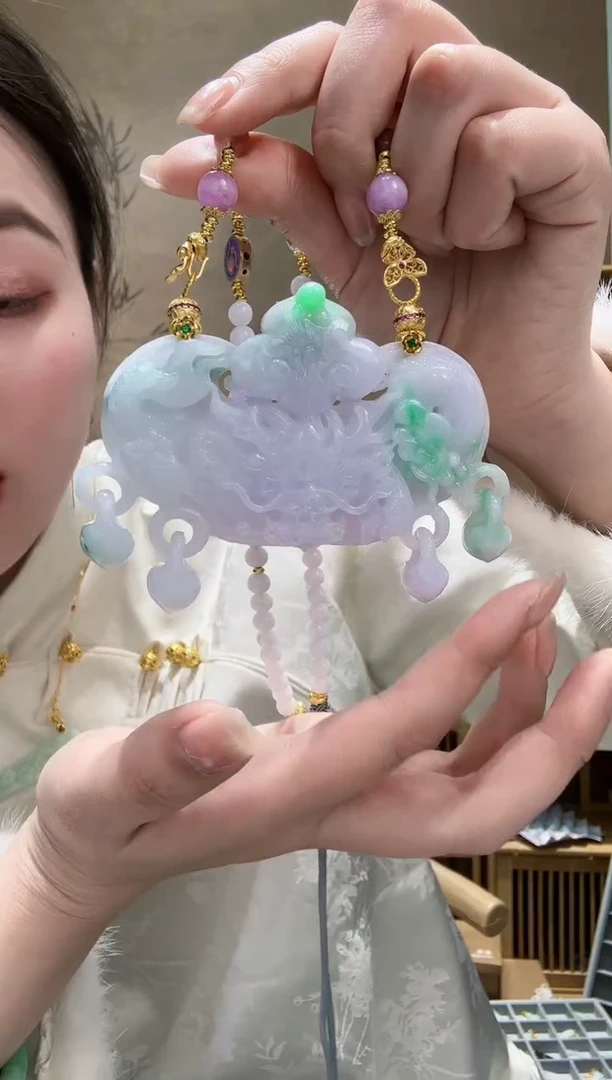 【闪购商品】翡翠颈饰未镶嵌吊坠