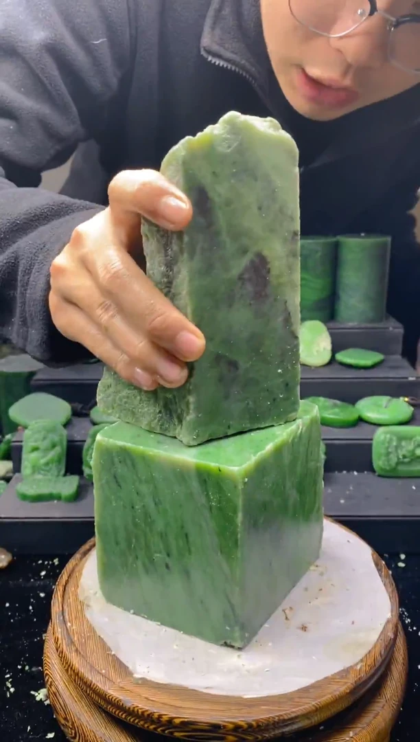 未镶嵌和田玉（碧玉）珠宝半成品1