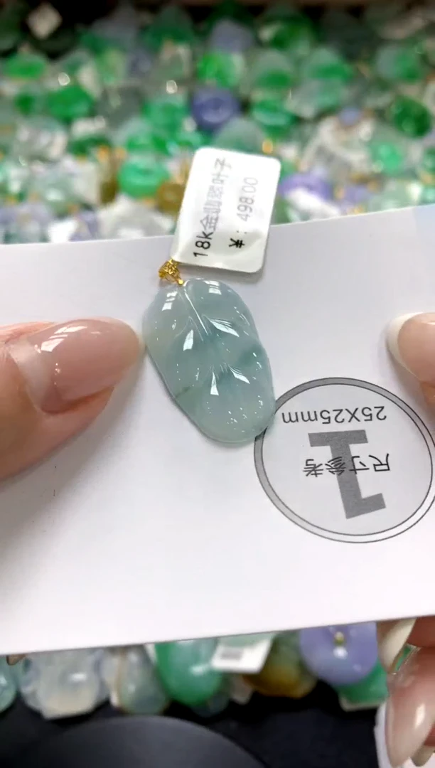 翡翠18K金镶嵌颈饰1111111111111111