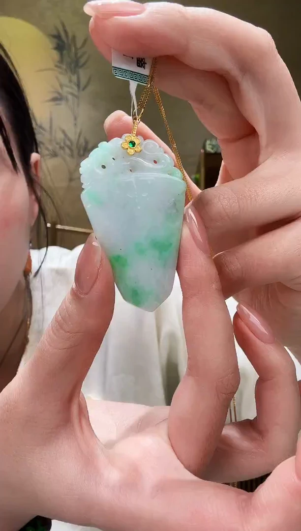 颈饰未镶嵌翡翠吊坠