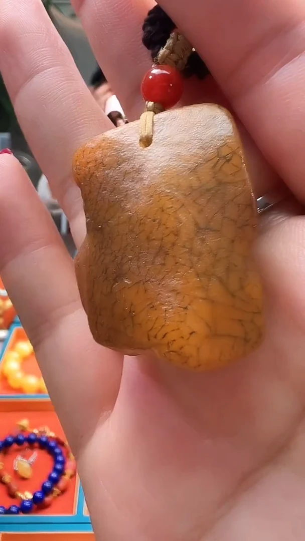 蜜蜡颈饰未镶嵌蜜蜡全皮吊坠