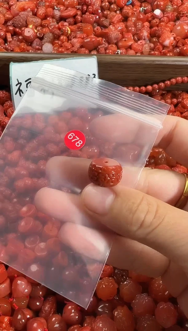 颈饰未镶嵌南红玛瑙1