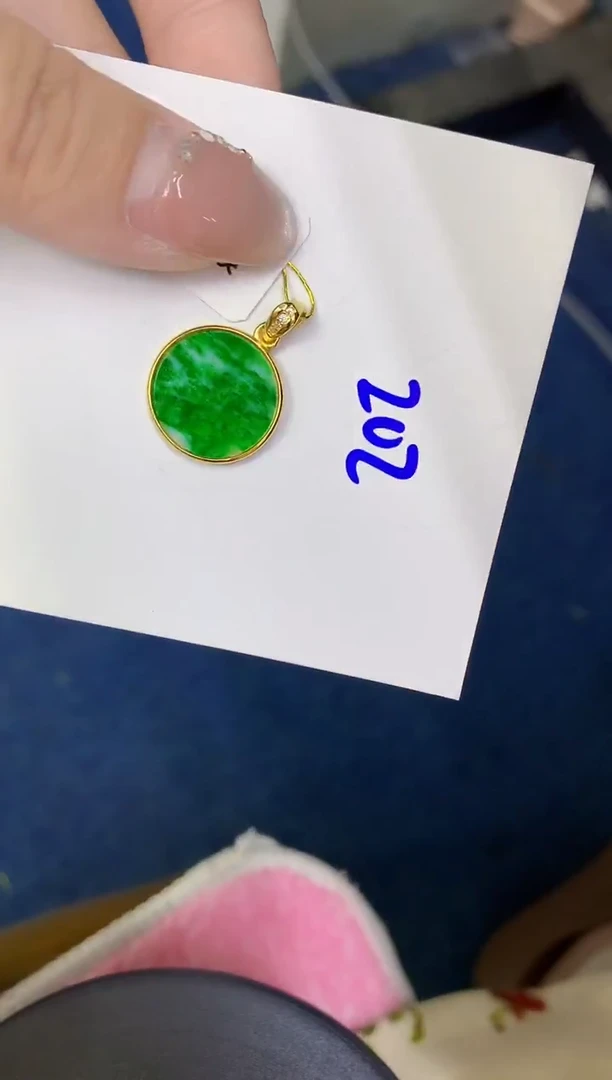 颈饰未镶嵌翡翠缅甸天然翡翠A货