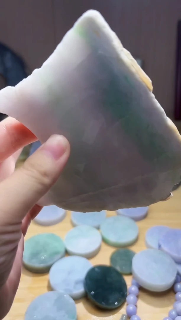 翡翠未镶嵌颈饰翡翠A货 姜谭242