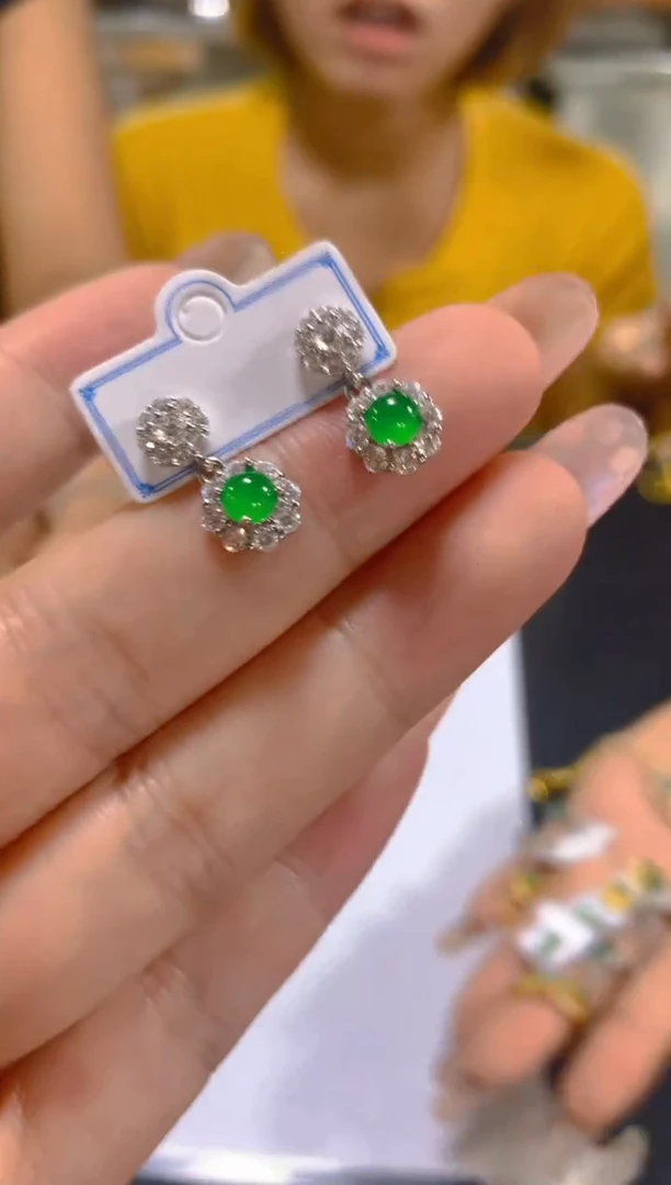 翡翠未镶嵌耳饰多样性发一