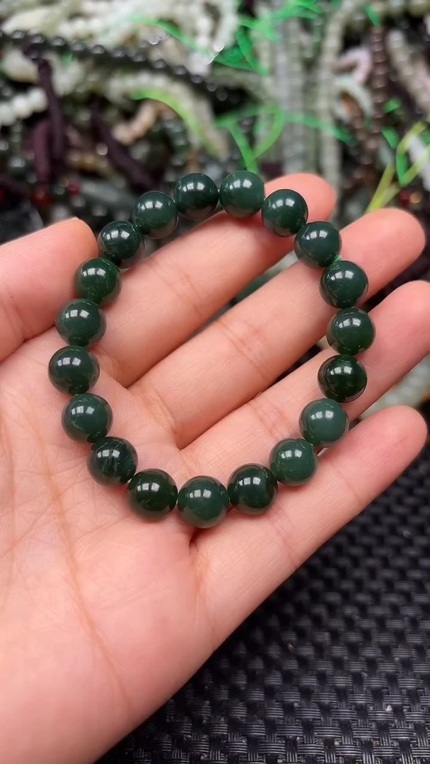 和田玉未镶嵌颈饰1