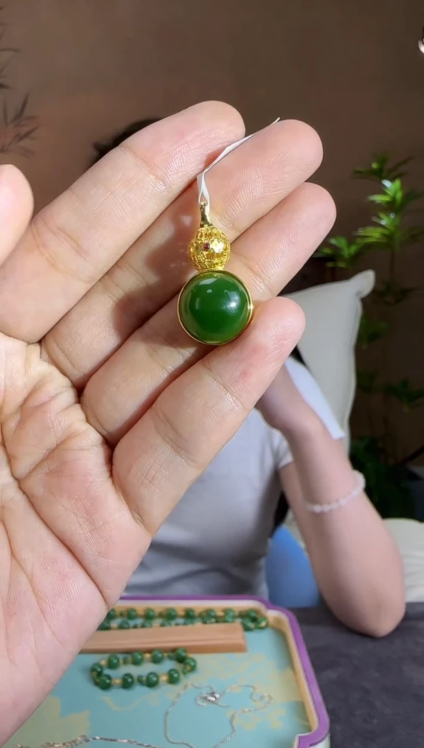 和田玉银S925镶嵌吊坠(不含链)925银镶碧玉葫芦蛋面吊坠