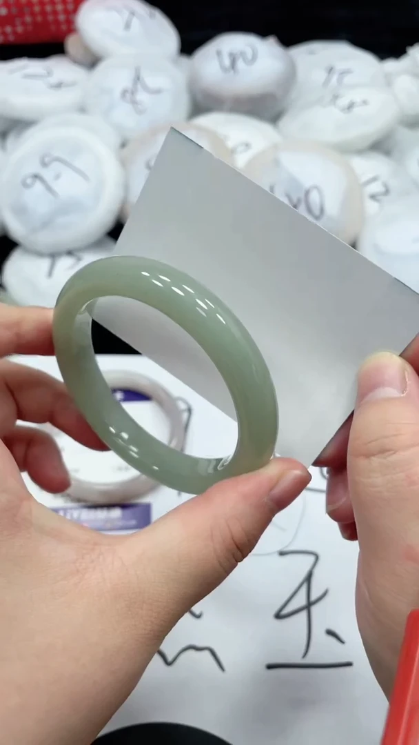 石英质玉手镯未镶嵌93