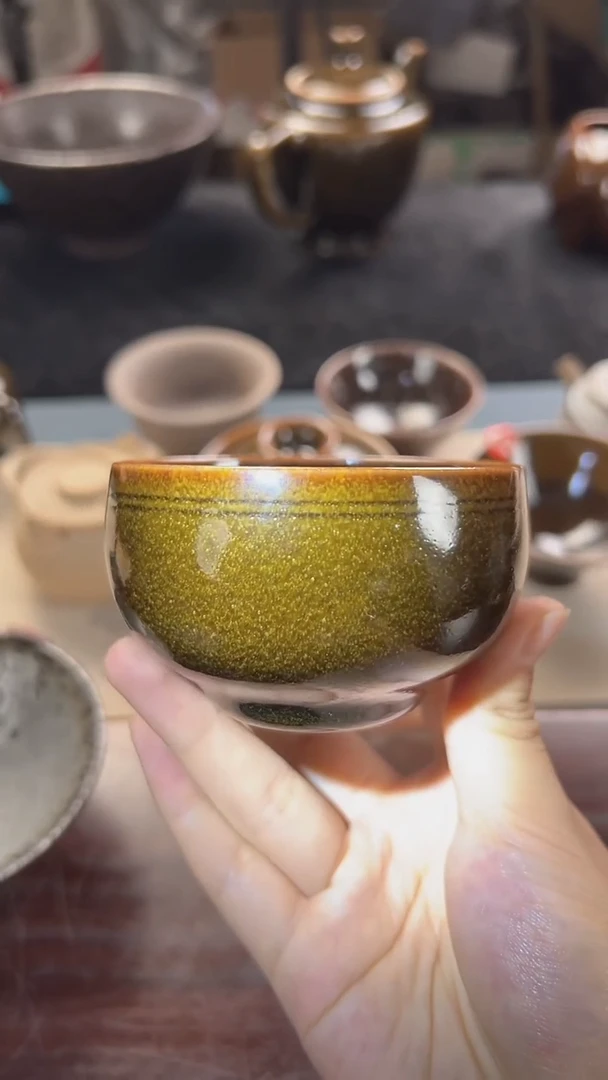 鳝鱼黄色的禅定杯
