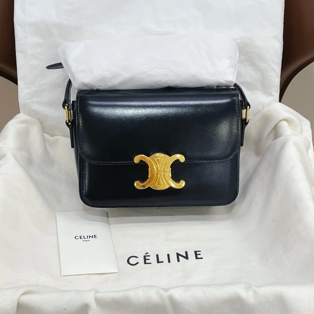 99新 Celine/思琳 triomphe塞琳黑金凯旋门豆腐包