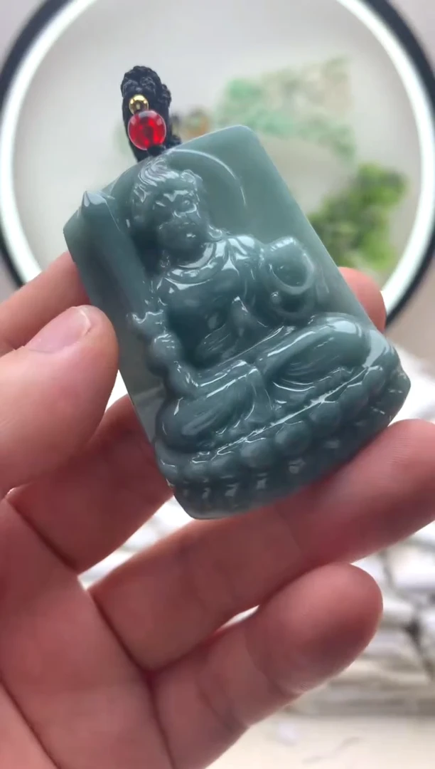 颈饰未镶嵌翡翠不动明王