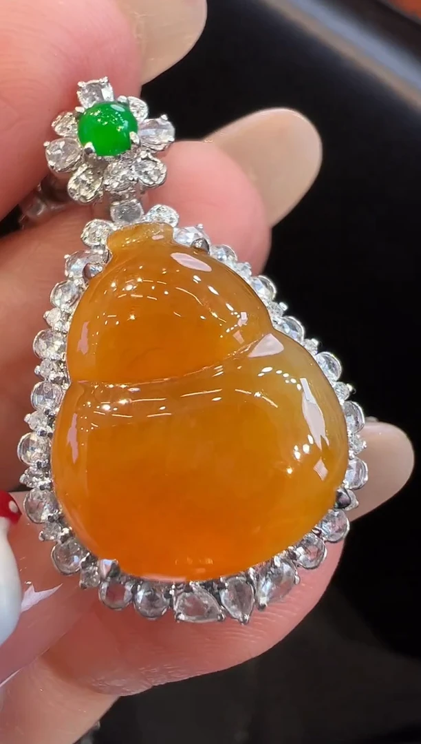 吊坠(不含链)18K金镶嵌翡翠吊坠