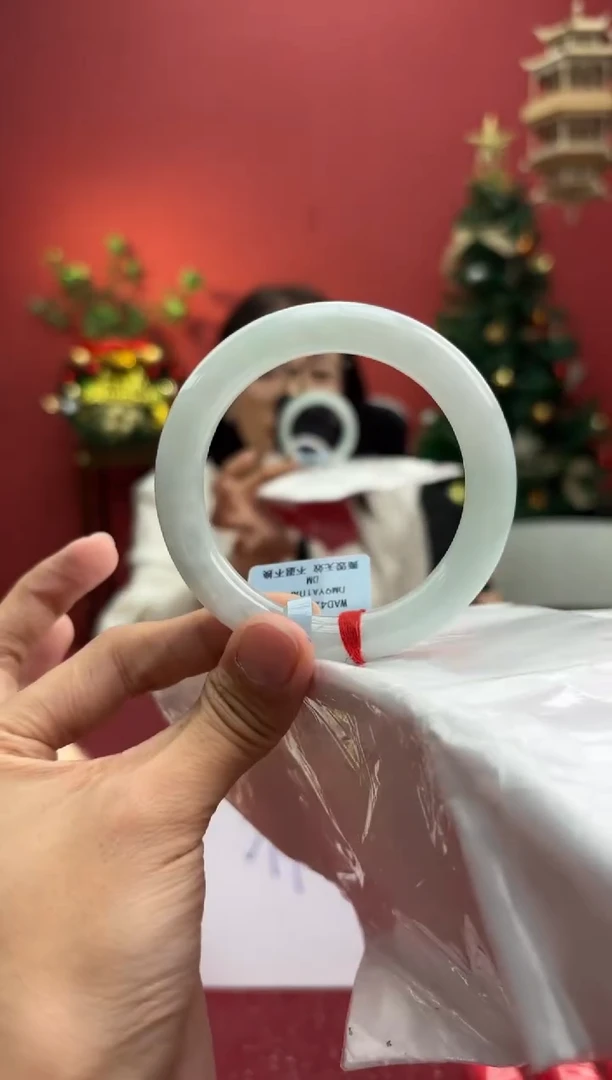 未镶嵌手镯（圆镯）翡翠翡翠手镯2