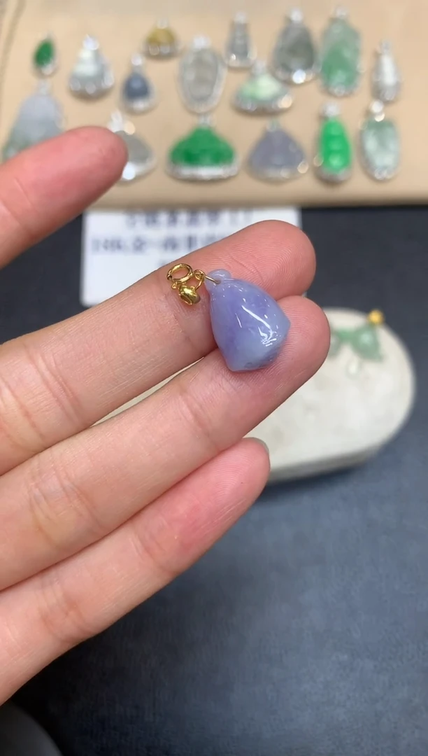 颈饰18K金镶嵌翡翠莲蓬【48小时鉴赏期】·