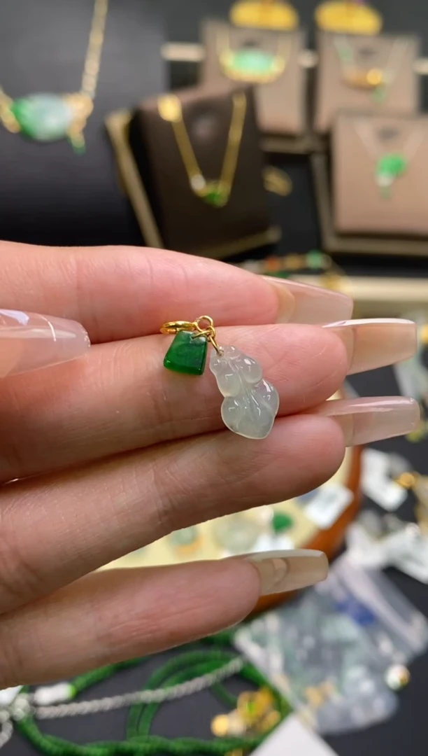 【闪购商品】翡翠颈饰18K金镶嵌净货16040