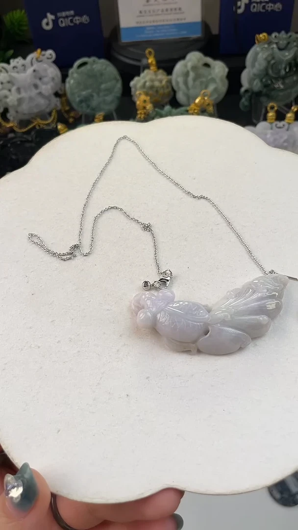 翡翠未镶嵌颈饰时*?定制翡翠