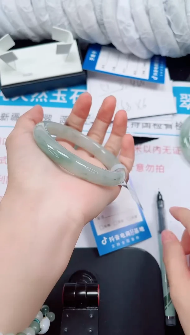 未镶嵌手镯石英质玉256-60/61