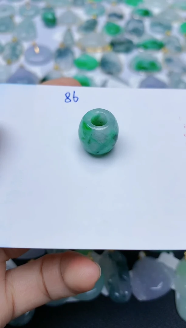 【闪购商品】翡翠颈饰未镶嵌天然翡翠A货