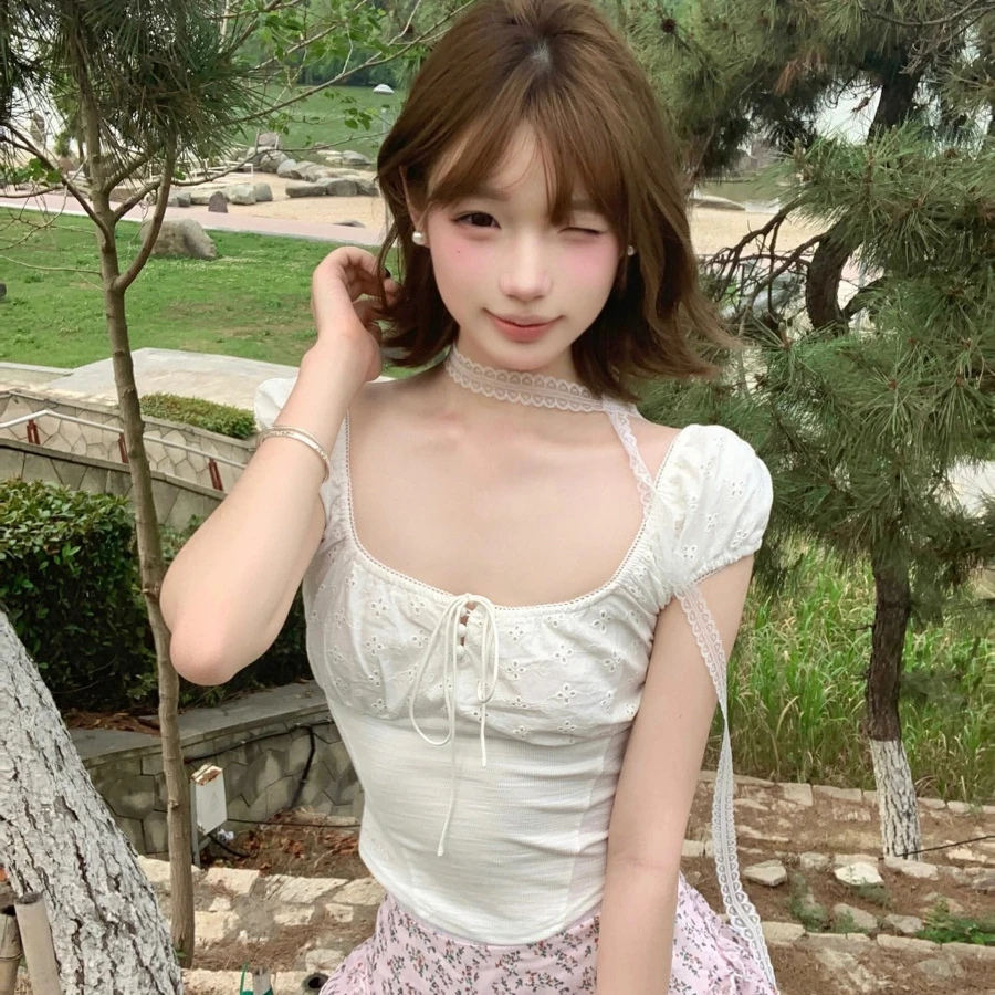 法式U领泡泡袖正肩T恤女夏季新款设计感小众修身显瘦短款性感上衣