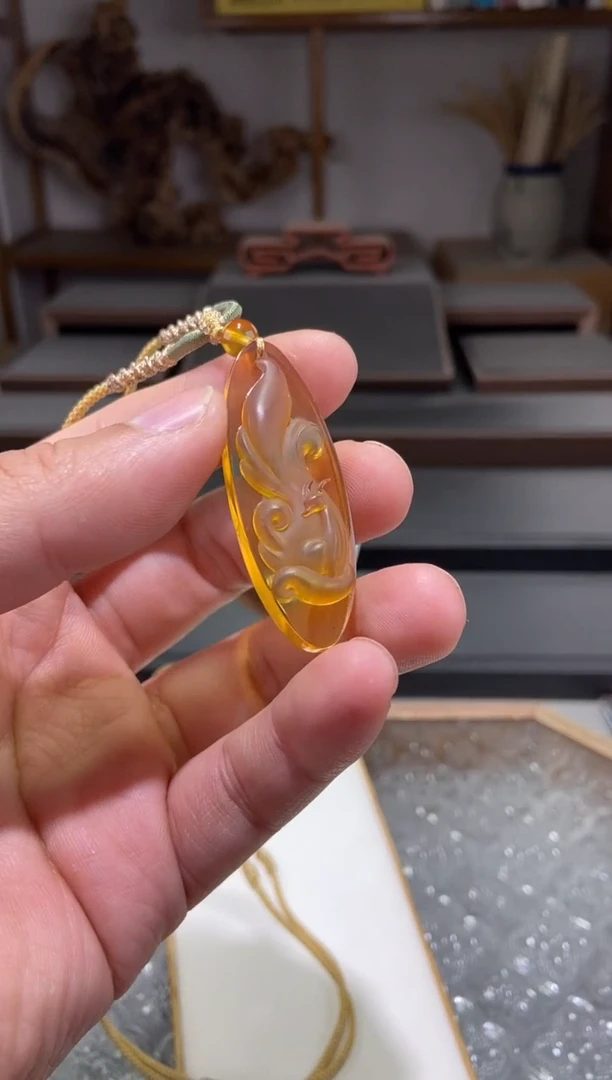 琥珀颈饰未镶嵌九尾狐