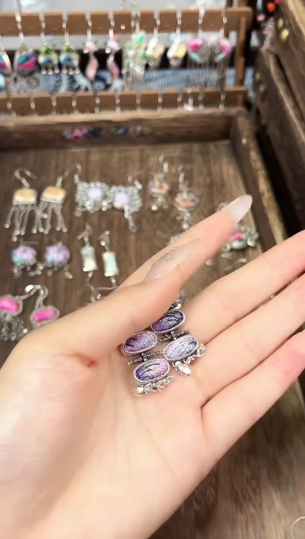 织绣民族风非遗老绣饰品542