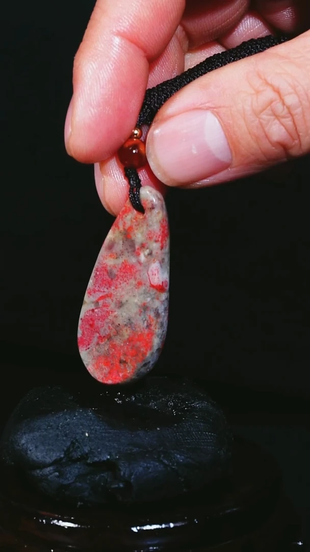 昌化石昌化鸡血石