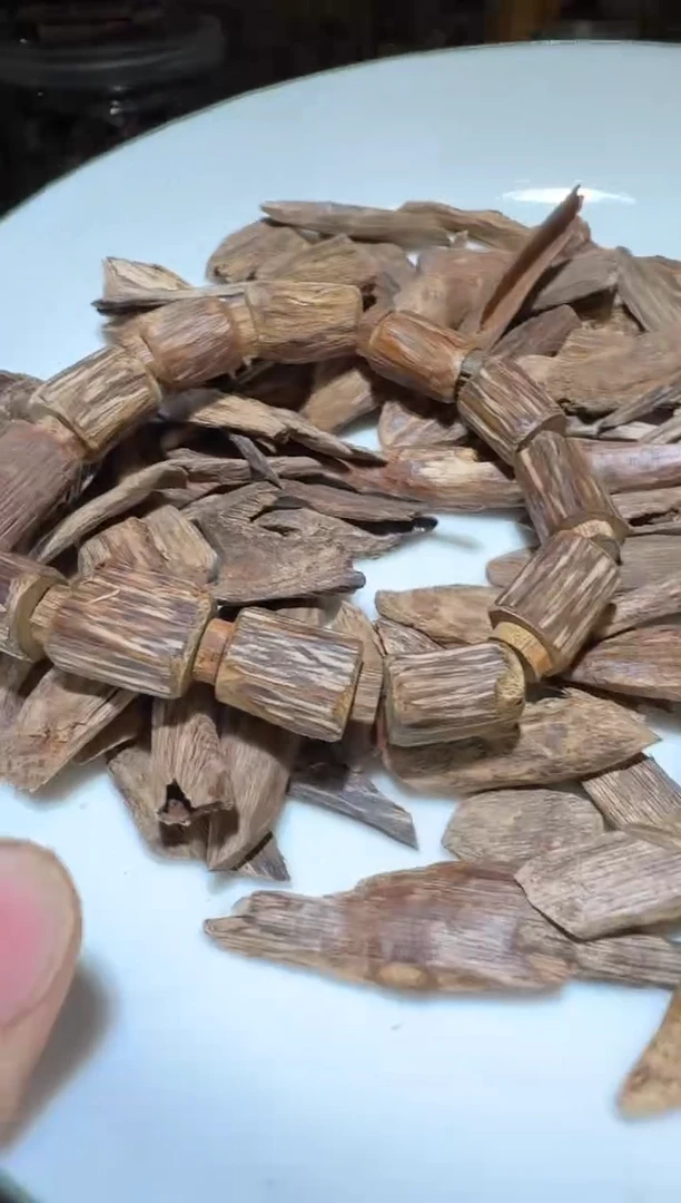 沉香沉香碎屑达拉干8.4克