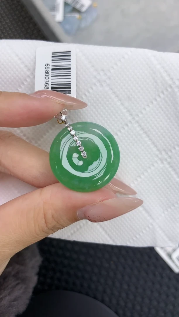 颈饰18K金镶嵌翡翠1111111111