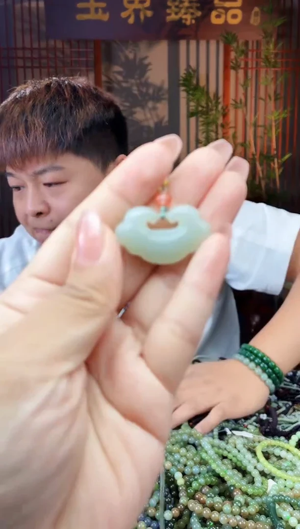 和田玉未镶嵌颈饰拍一发一